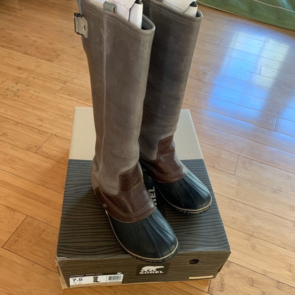 RARE! Gorgeous distressed Sorel leather riding boots. Waterproof. 7.5 - Picture 5 of 15